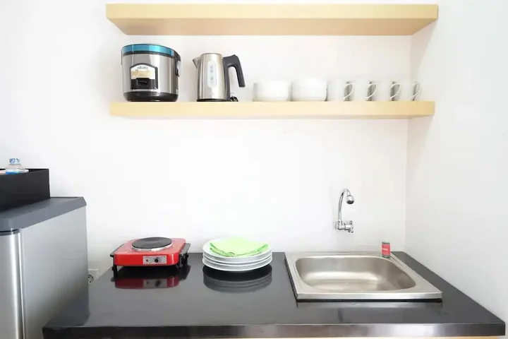 Джакарта: Affordable Studio with Sofa Bed at Bassura City Apartment
