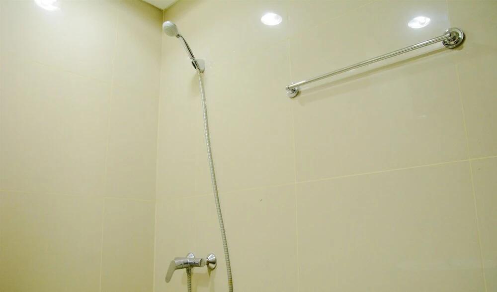 Legok: Best Location Studio Room Atria Residence Apartment Gading Serpong By Travelio