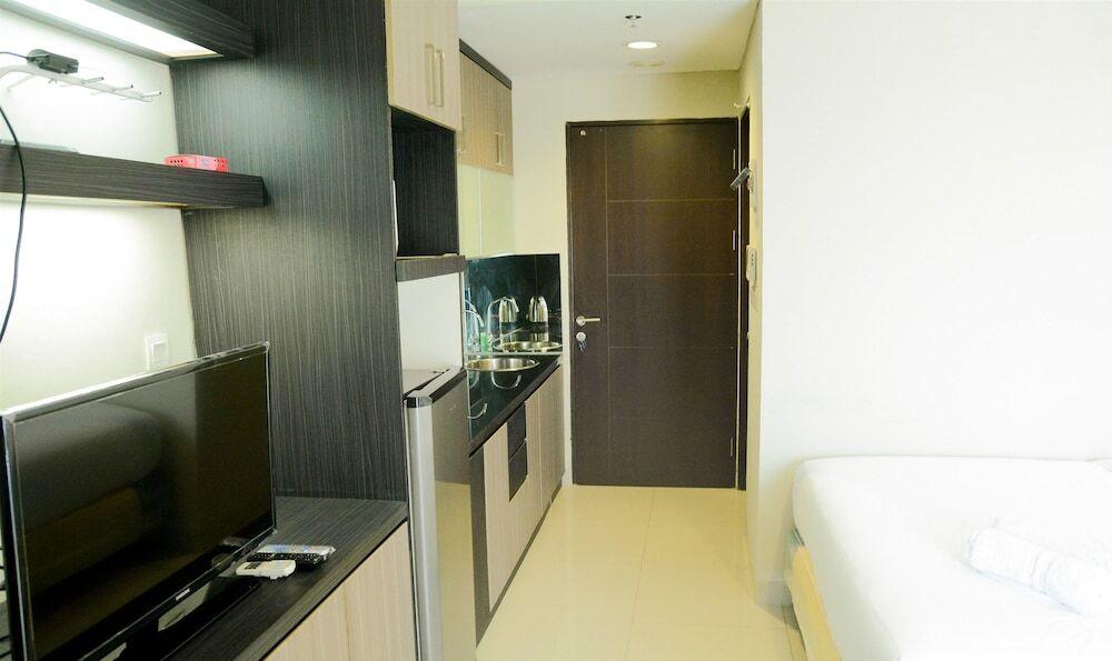 Legok: Best Location Studio Room Atria Residence Apartment Gading Serpong By Travelio