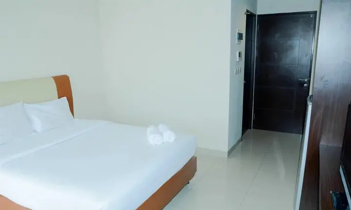 Legok: Simply Studio Room Atria Residence Apartment near Summarecon Mall By Travelio