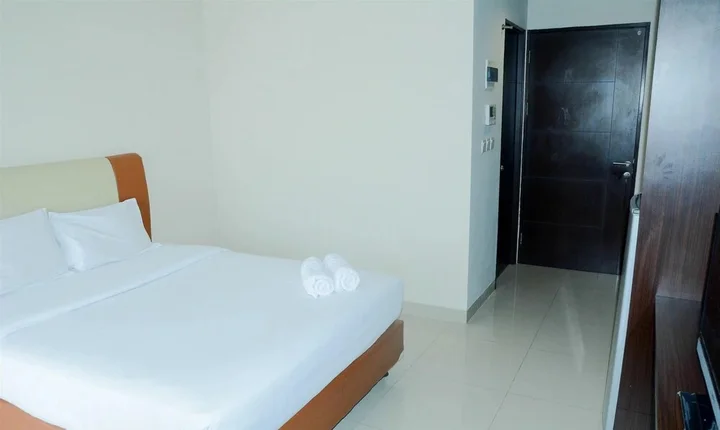 Legok: Simply Studio Room Atria Residence Apartment near Summarecon Mall By Travelio