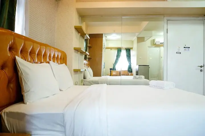 Джакарта: Furnished Studio with Comfortable Design Green Pramuka Apartment