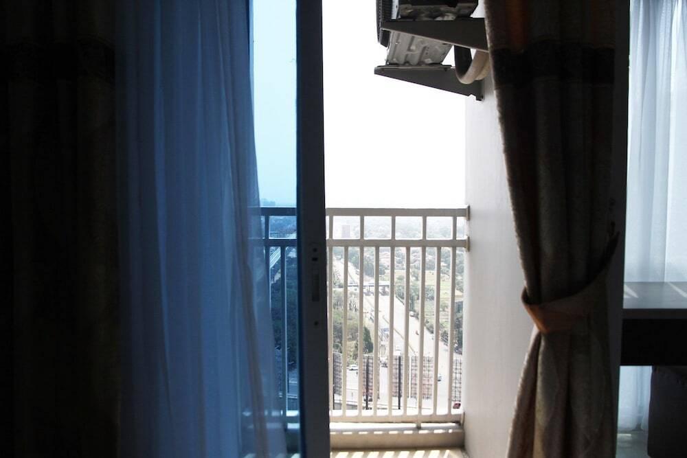 City View Studio Apartment At Grand Dhika City Near Bekasi Timur Toll — фото 6