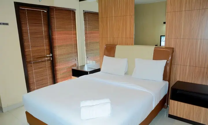 Exclusive Studio Room Atria Residence Apartment By Travelio — фото 4