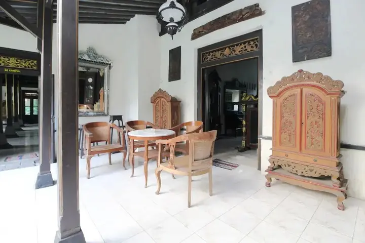 Суракарта: Airy Eco Kauman Cakra Dua 15 Solo