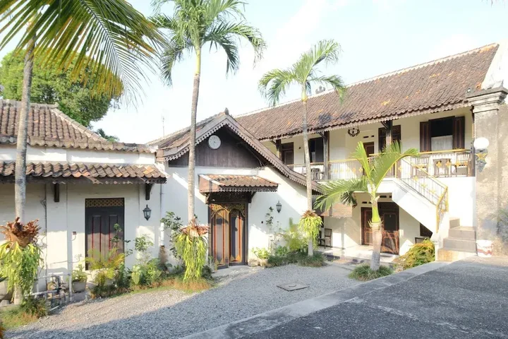 Суракарта: Airy Eco Kauman Cakra Dua 15 Solo