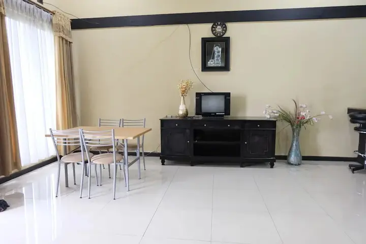 Чиатер: Aldeoz Ciater Cikole Villa Subang