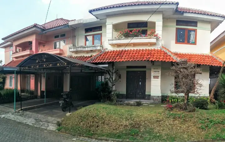 Villa Anvil Cipanas 4 Bedroom for 25 pax — фото 1