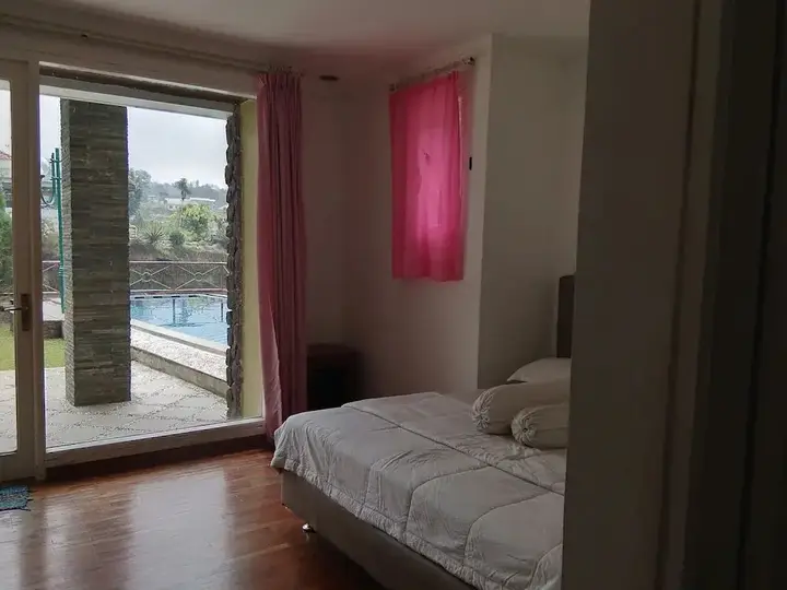 Villa Danau 5 Bedroom for 50 pax — фото 4