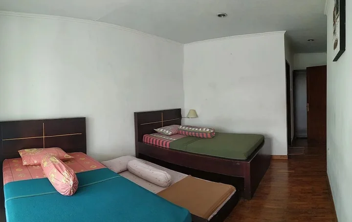Чипанас: Villa Pinggir Danau Puncak for 30 pax