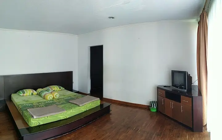 Villa Pinggir Danau Puncak for 30 pax — фото 3