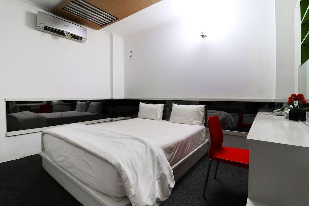 Чикаранг: Gran Surya Hotel Cikarang