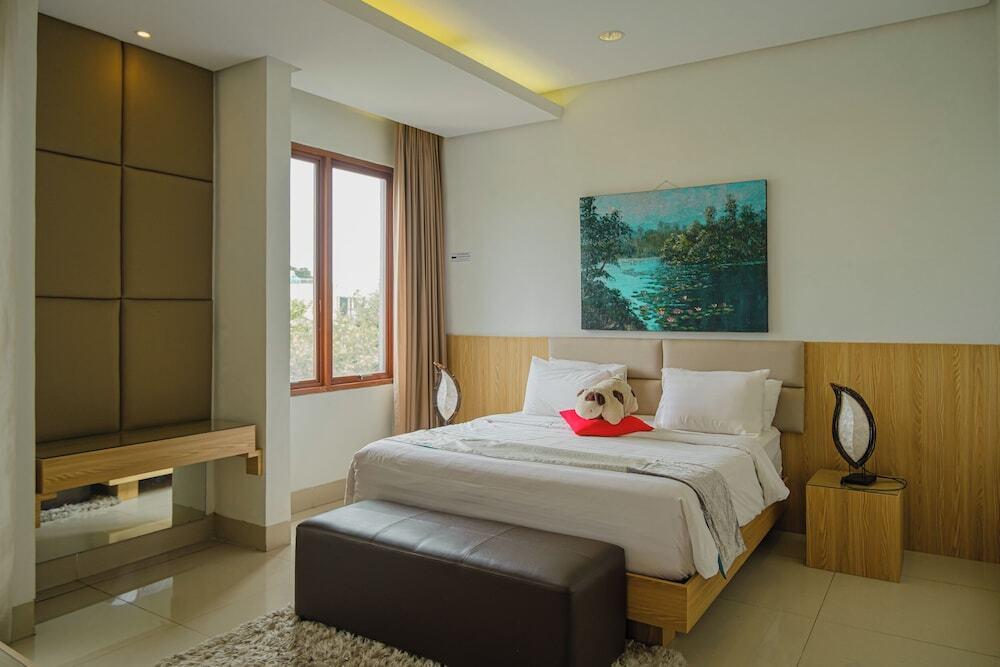 Сименьян: Oyama City View 4BR Villa With a Private Pool