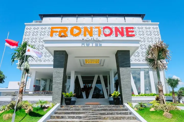 Памекасан: Front One Hotel Pamekasan Madura