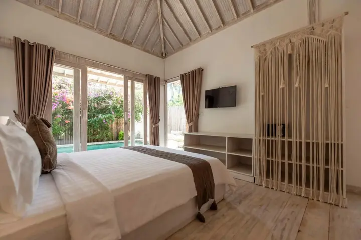 Гили Траванган: Villas Edenia