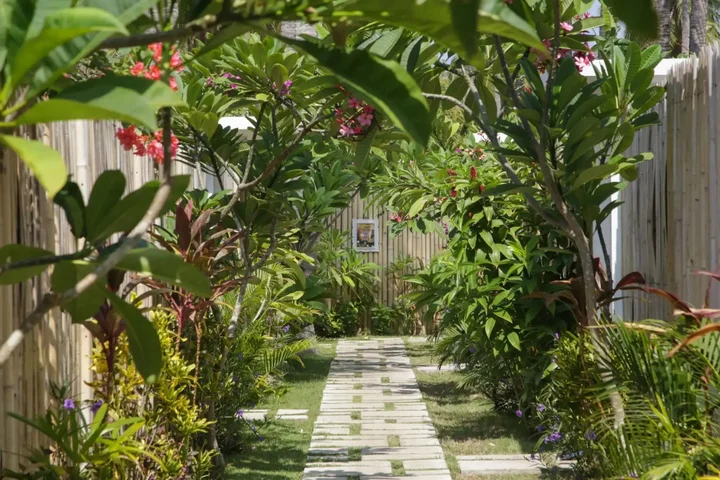 Гили Траванган: Villas Edenia
