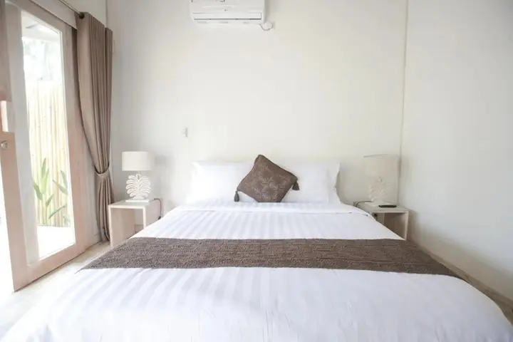 Гили Траванган: Villas Edenia