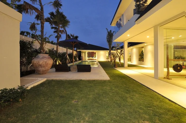 Чангу: Posh Canggu Villa Ashley
