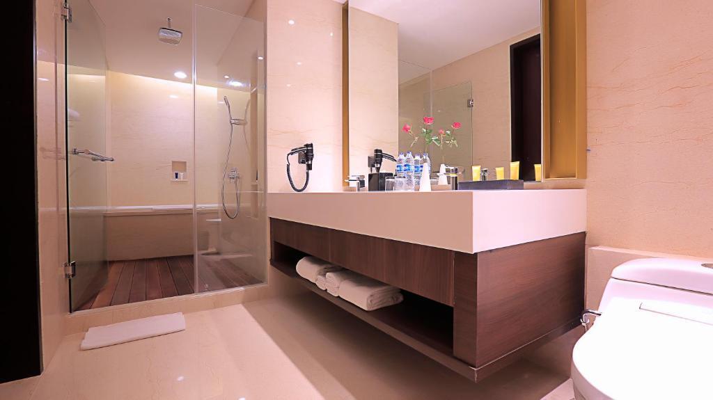 Тангеранг: Grand Soll Marina Hotel