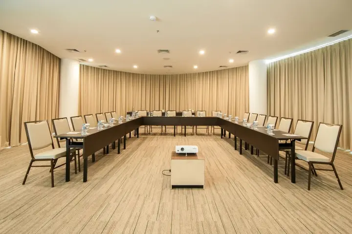 Тангеранг: Grand Soll Marina Hotel
