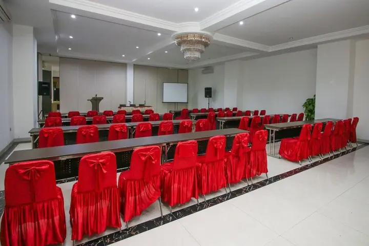 Амбон: Airy Uritetu Jan Paays 16 Ambon