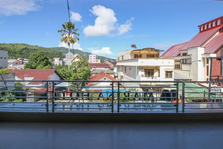 Амбон: Airy Uritetu Jan Paays 16 Ambon