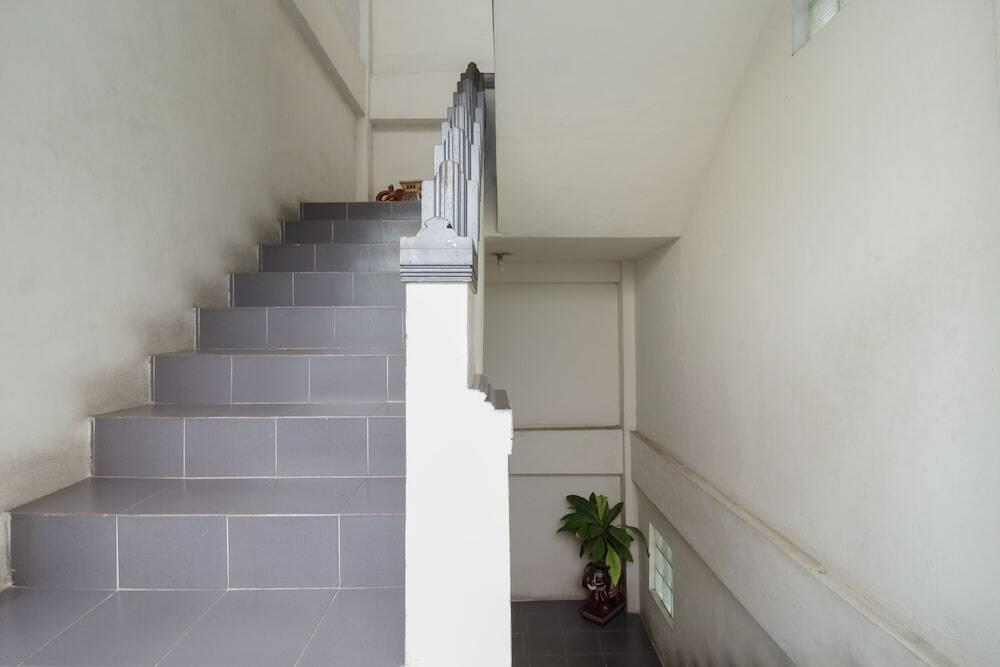 Палангкарая: Airy Ahmad Yani Irian 2 Palangkaraya