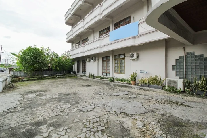 Палангкарая: Airy Ahmad Yani Irian 2 Palangkaraya