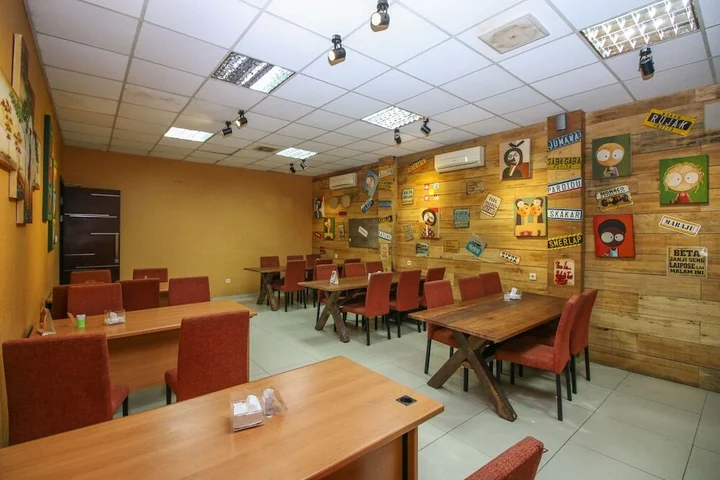 Амбон: Airy Lapangan Merdeka Ambon Wem Reawaru 7B