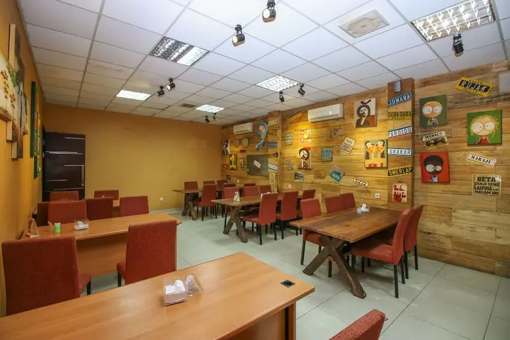 Амбон: Airy Lapangan Merdeka Ambon Wem Reawaru 7B