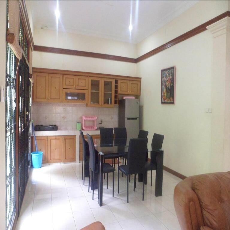 Чипанас: Villa Kota Bunga Azalea