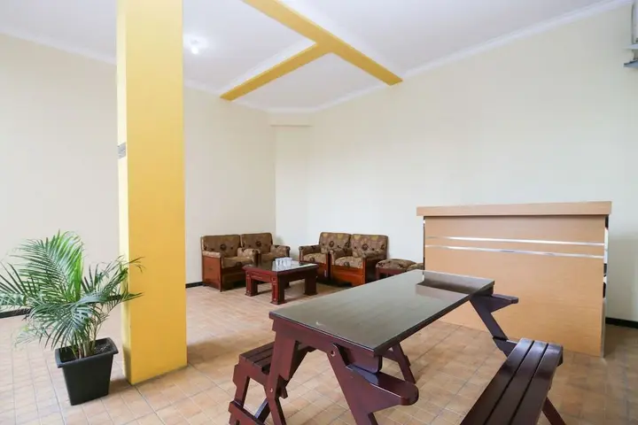 Маланг: Airy Lowokwaru Kedawung Lima 25J Malang