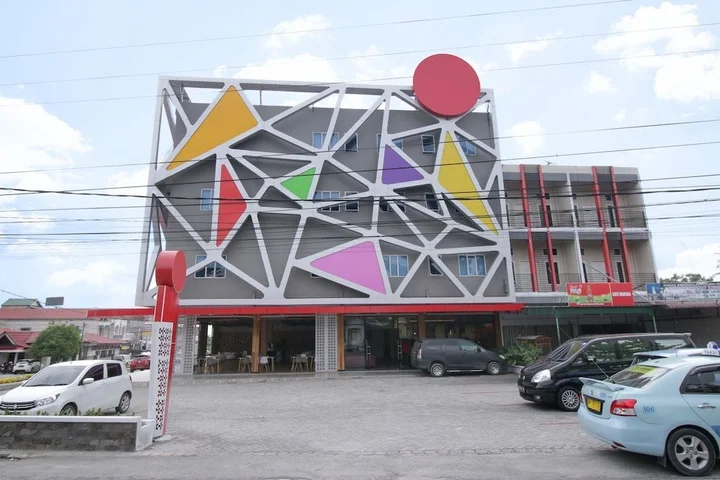 Пеканбару: Airy Bandara Sultan Syarif Kasim II Kaharudin Nasution Pekanbaru