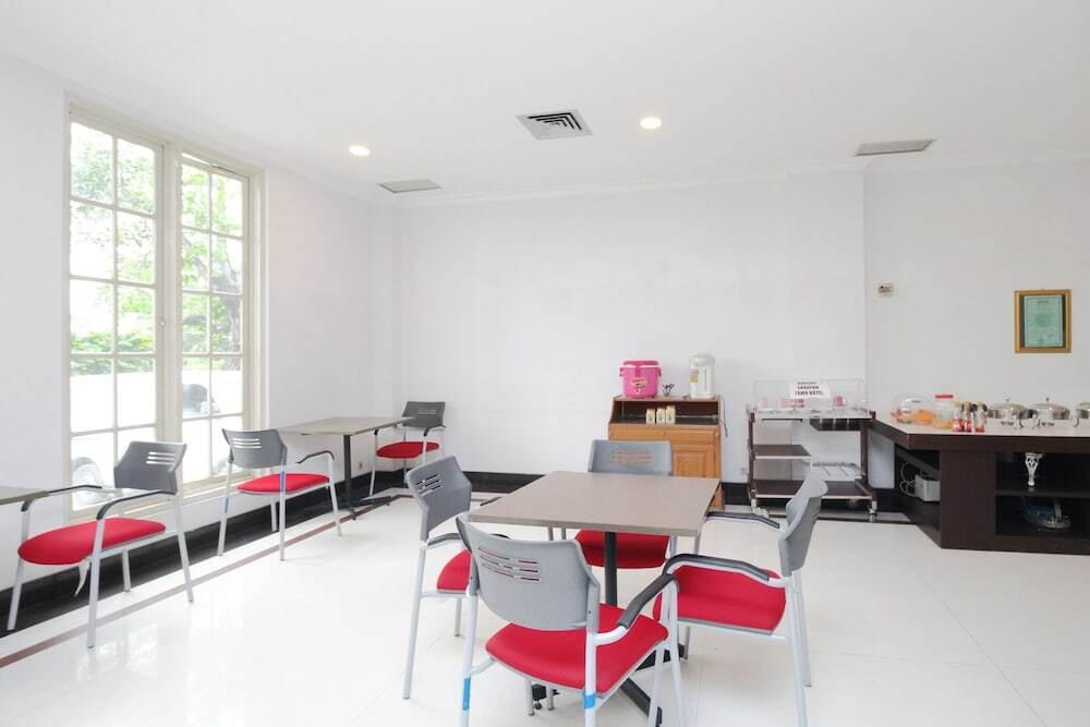 Палу: Airy Pattimura 30 Palu