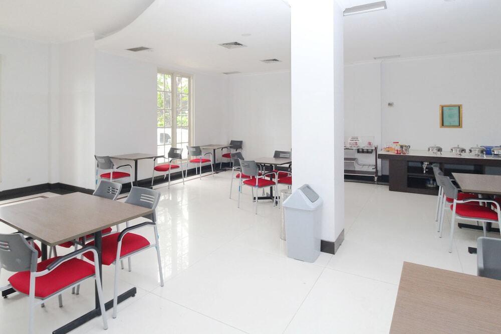 Палу: Airy Pattimura 30 Palu