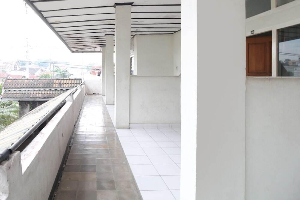 Палу: Airy Pattimura 30 Palu