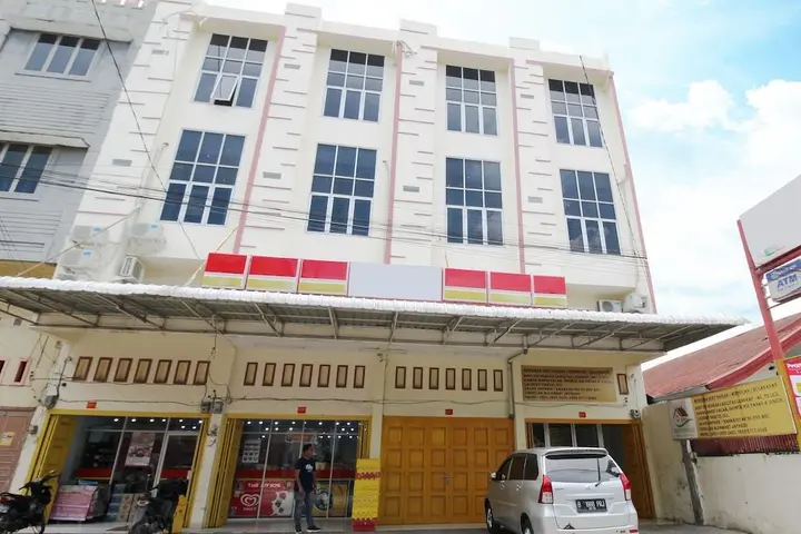 Медан: Airy Japaris Medan Area Rahmadsyah 293