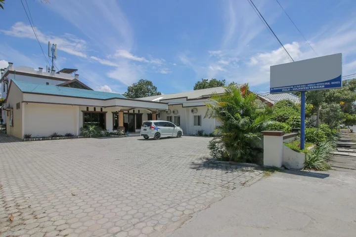 Палу: Airy Besusu Timur Mangunsarkoro 21 Palu