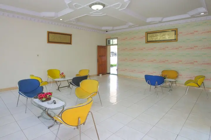 Палу: Airy Besusu Timur Mangunsarkoro 21 Palu