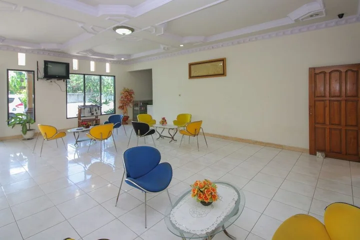 Палу: Airy Besusu Timur Mangunsarkoro 21 Palu