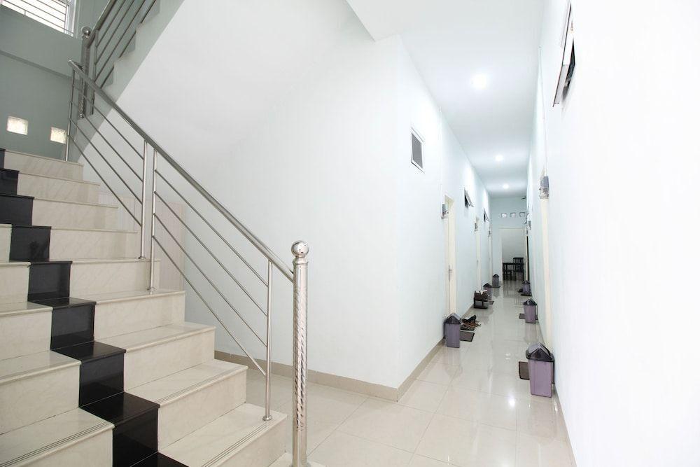 Медан: Airy Eco Syariah Medan Petisah Ayahanda Ceret 11C