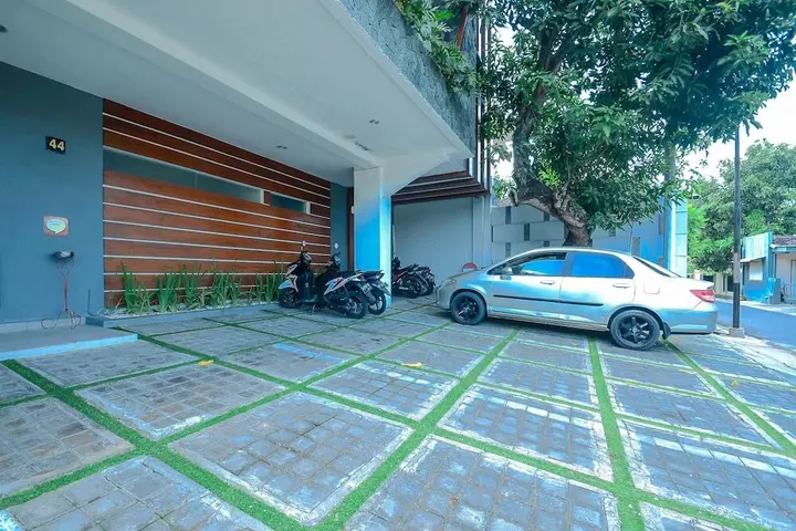 Суракарта: Airy Sumber Pajajaran Utara Satu 44 Solo