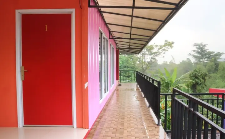 Читарингул: Container Inn Hotel
