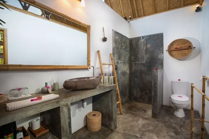 Гили Аир: The Bambu Huts