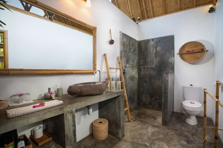 Гили Аир: The Bambu Huts