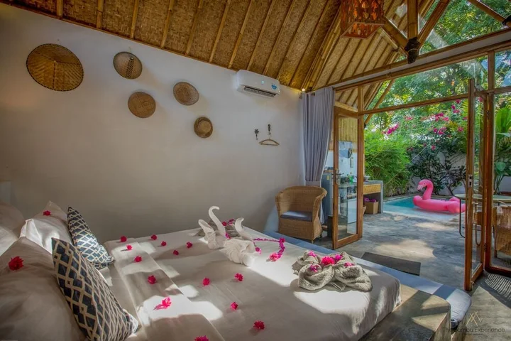 Гили Аир: The Bambu Huts