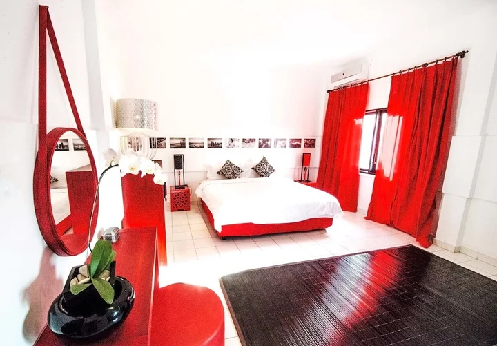 Кута: Black and Red Oberoi Villa