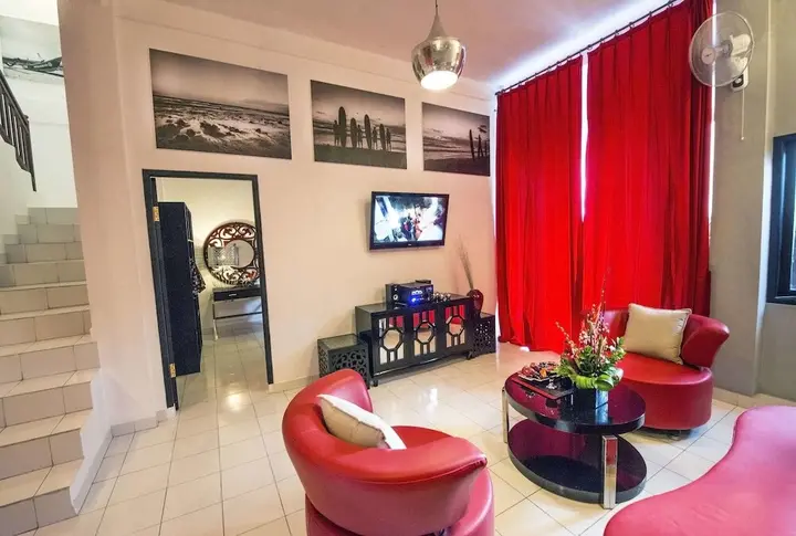 Кута: Black and Red Oberoi Villa