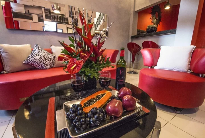 Кута: Black and Red Oberoi Villa
