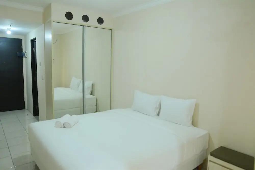 Тангеранг: Simply Studio Room at Grand Serpong Apartment By Travelio